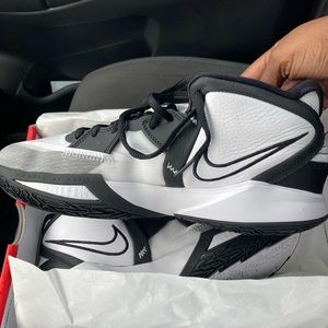 Kyrie Infinity Brand new in box